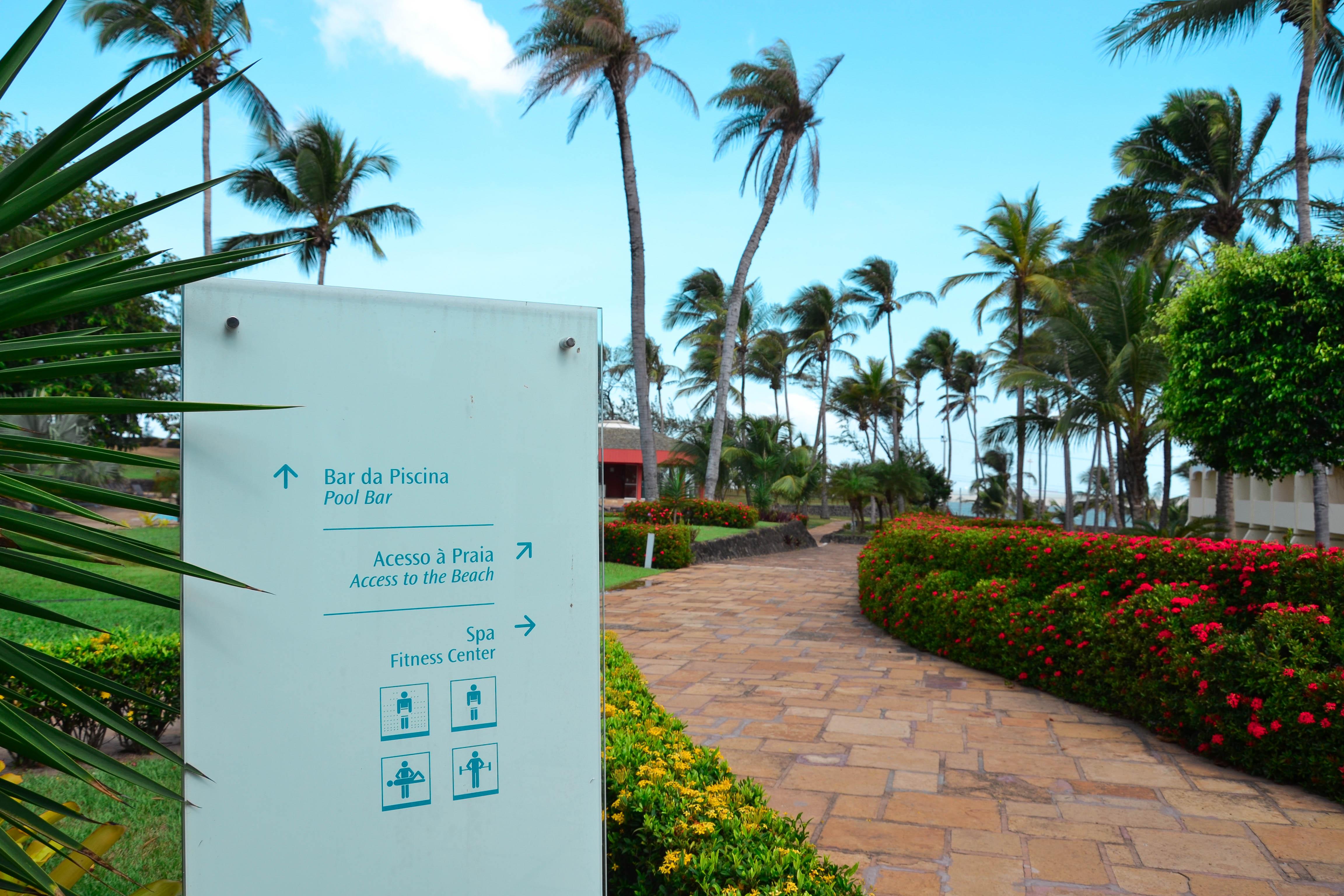 Blue Tree Towers Sao Luis Hotel Exterior photo A directional sign at a resort